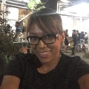 Meet your Posher, Pilar